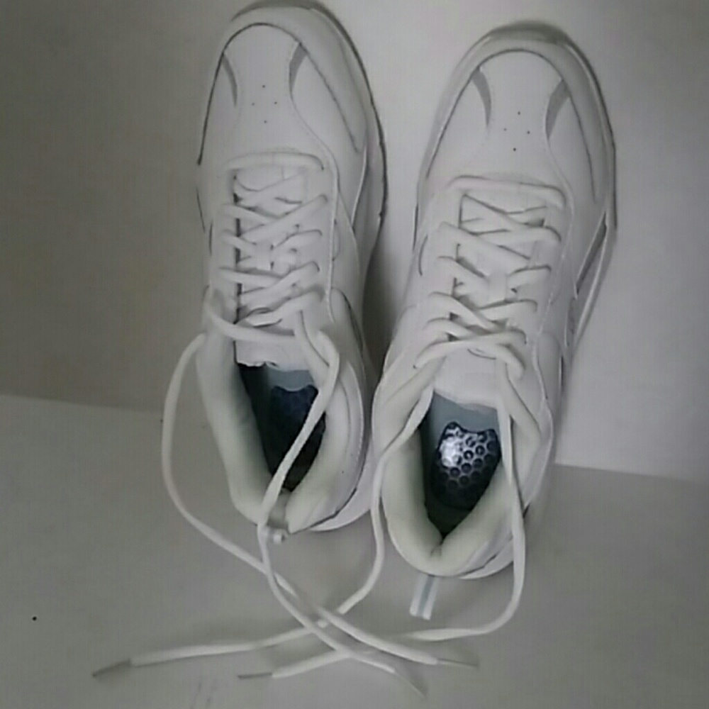 New-ish 8W Dr. Scholl's Sneakers